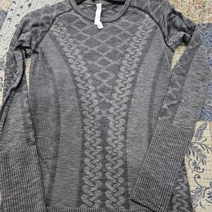 Lululemon Gray Patterned Top